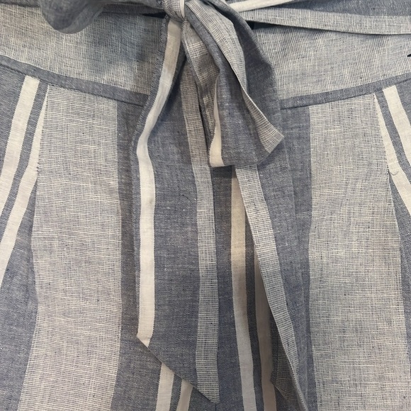 Express Women's Linen Blend Belted High Rise Shortie Shorts - Picture 4 of 6